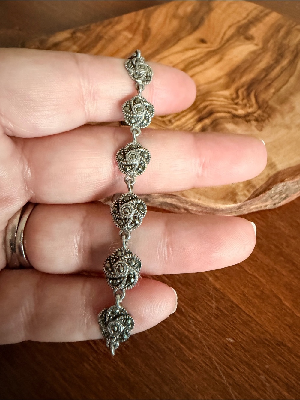 Source Unknown Silver Filigree Floral-Link Bracelet